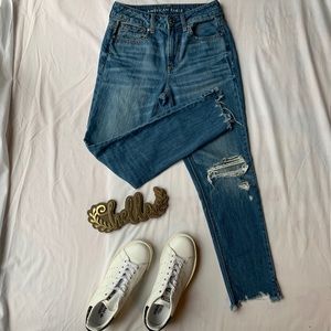 American Eagle High Rise Tomgirl Jean (EUC)